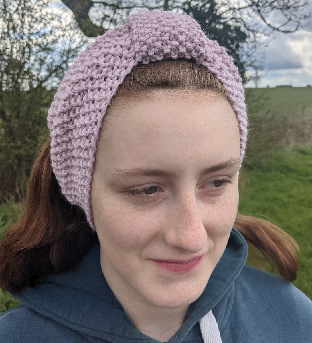 TropicClaraLou's tweet photo. This beautiful soft pink headband will add glamour to any walk! #elevenseshour #MHHSBD 
https://t.co/JXVj8oSuWa https://t.co/CsY0gU99kJ