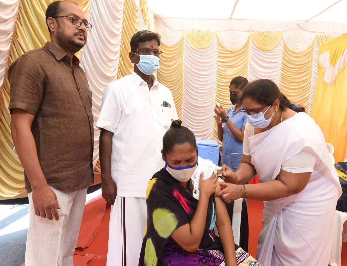 Udhaystalin's tweet photo. கொரோனா ஏற்படுத்திய நெருக்கடியிலிருந்து விடுபட தடுப்பூசியிட்டுக்கொள்வதே சிறந்த வழி. அதன்படி, சேப்பாக்கம்,62-வது வட்டம், வெங்கடேசன் தெரு பகுதியில் கொரோனா தடுப்பூசி முகாமை நடத்தினோம். பங்கேற்ற மக்களுக்கும்,ஏற்பாடு செய்த கழகத்தினருக்கும் நன்றி
@nchitrarasu @Madhanmohandmk #Jagadeesan https://t.co/2i7JXz6VT3