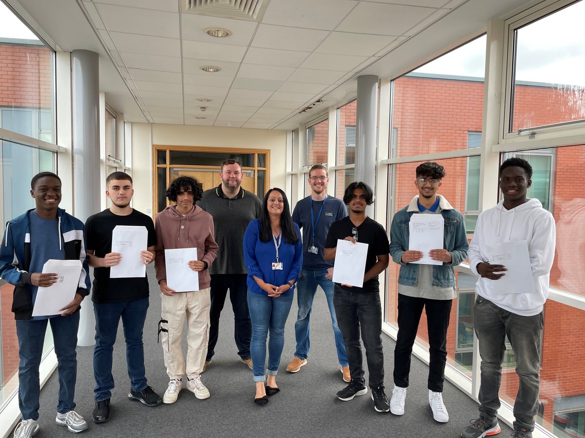 Congratulations to all our students receiving their #ALevel or #BTEC results today. We are extremely proud of what you have achieved. You have had to show real leadership and determination, overcoming significant challenges during the pandemic in order to achieve your ambitions.