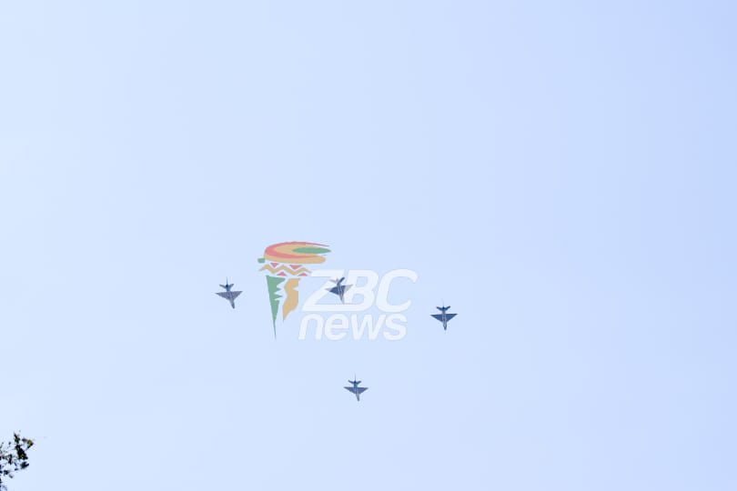 wadzamhombera's tweet image. Great shot from Idah wedu weku @ZBCNewsonline @albertchekayi @EMupoperi #ZimDefenceForcesDay