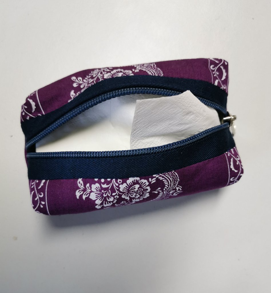 mausalCosplay's tweet photo. I made a tissue bag, cause I don't like it, that I have so many packages lying around. Of course it's Annia and Nalzir inspired... Because... Why not.
#ItSDnD https://t.co/mohhrmavrS
