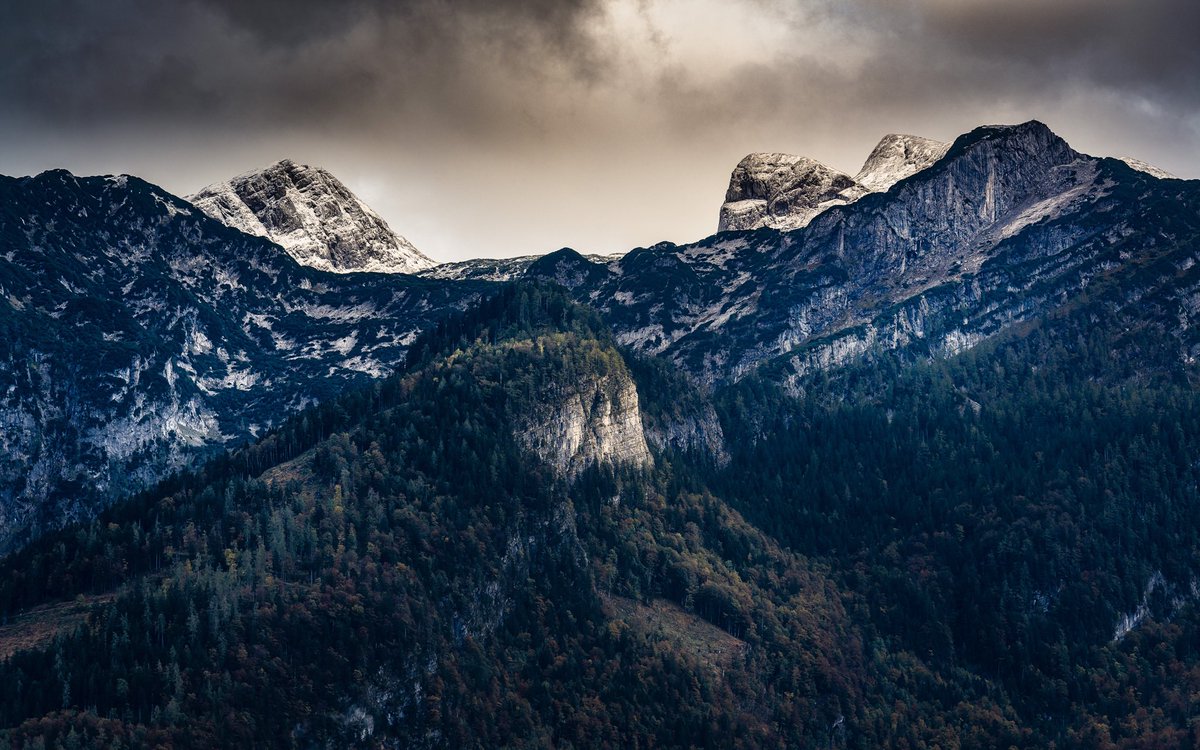 KristianVillad2's tweet photo. The majestic alpine peaks I must return soon #landscapephotography #landscapephoto #mountainscape #mountains https://t.co/O25h7K6TfN