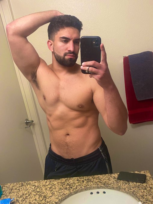 RT if I can pound your hole on this counter 🍆 💦 https://t.co/vYSj72qJlu