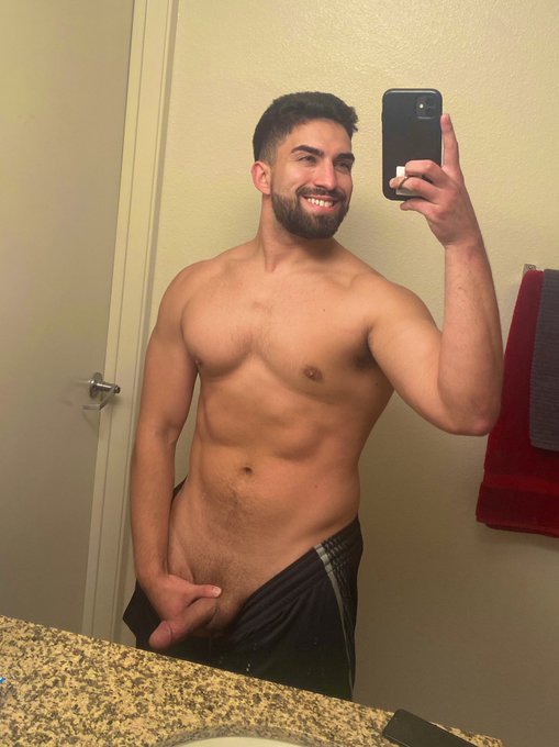 RT if I can pound your hole on this counter 🍆 💦 https://t.co/vYSj72qJlu