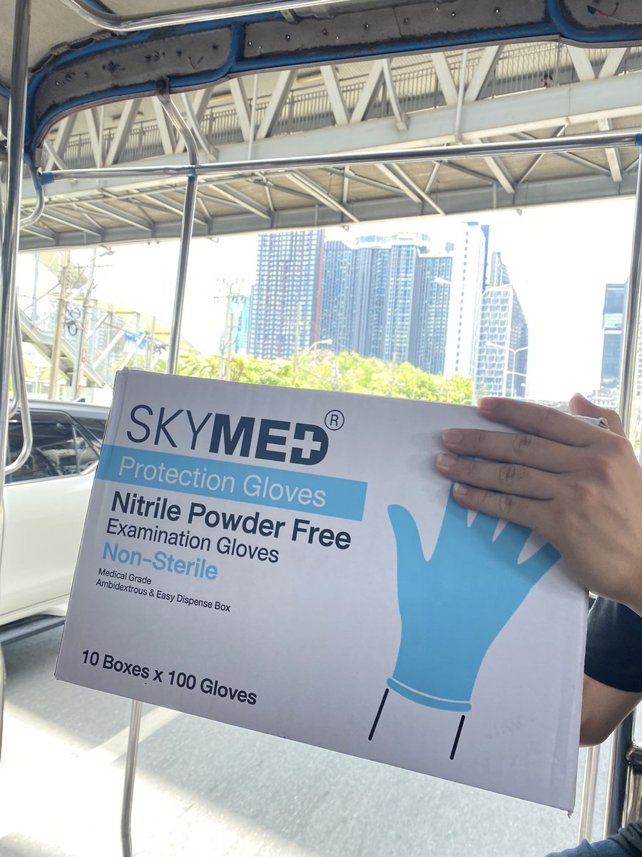 skymednewgen's tweet photo. อีชั้นมาแล้วเจ้าค้าาาาาาาาาา 
ราชประสงค์ มารับหน้ากากอนามัย
หิวๆก็มีข้างเหนียวหมูทอดไก่ทอดนะ
เจอพวกเราเอามาได้เลย ❤️✌️

เป็นห่วงทุกคนนะจ๊ะ 
#ม็อบ10สิงหา #skymednewgen
#skymedcare https://t.co/DVyhmJXPWD