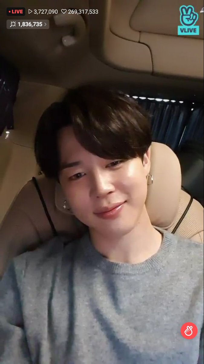 natyoley2's tweet photo. Que mejor forma de empezar la mañana que con un live de Jimin y una sonrisa de este ángel es todo lo que están bien en este mundo.
#JIMIN
#jiminperfectdancer
#jiminprince
#jiminprecious
@BTS_twt https://t.co/oX8cwUz0r5