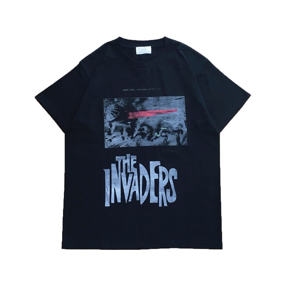 evoluir2002's tweet photo. 『#SPOLOGUM』
□ THE INVADERS TEE/blk
1960年代のアメリカンTVSHOWで放送されていた"THE INVADERS "をオマージュしたTシャツです。
当時のSF感を2020年代未来型に落とし込んだグラフィックは芸術的作品です。
#evoluir #selectshop #金沢市 #静岡市 #Tシャツ #カットソー #THEINVADERS #SF https://t.co/4jbfyRlBCz