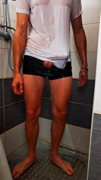 1 pic. Lets start the day with a shower ? Who want to join? ? For the full video go subscribe to my Onlyfans