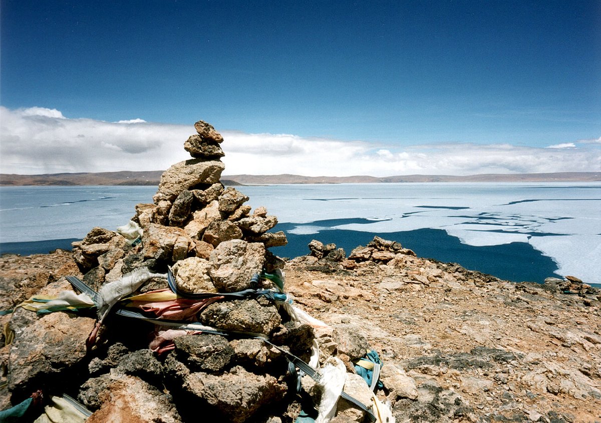 Days In Ladakh 05年の春 チベットのナムツォにて 湖面はまだ半分以上凍っていました この時も カメラはリコーのコンパクトフィルムカメラ Gr1s