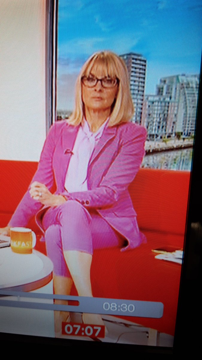 TerryFlojo's tweet photo. @louiseminchin Elle Woods vibes this morning. Fabulous! https://t.co/feHqnlxi3T