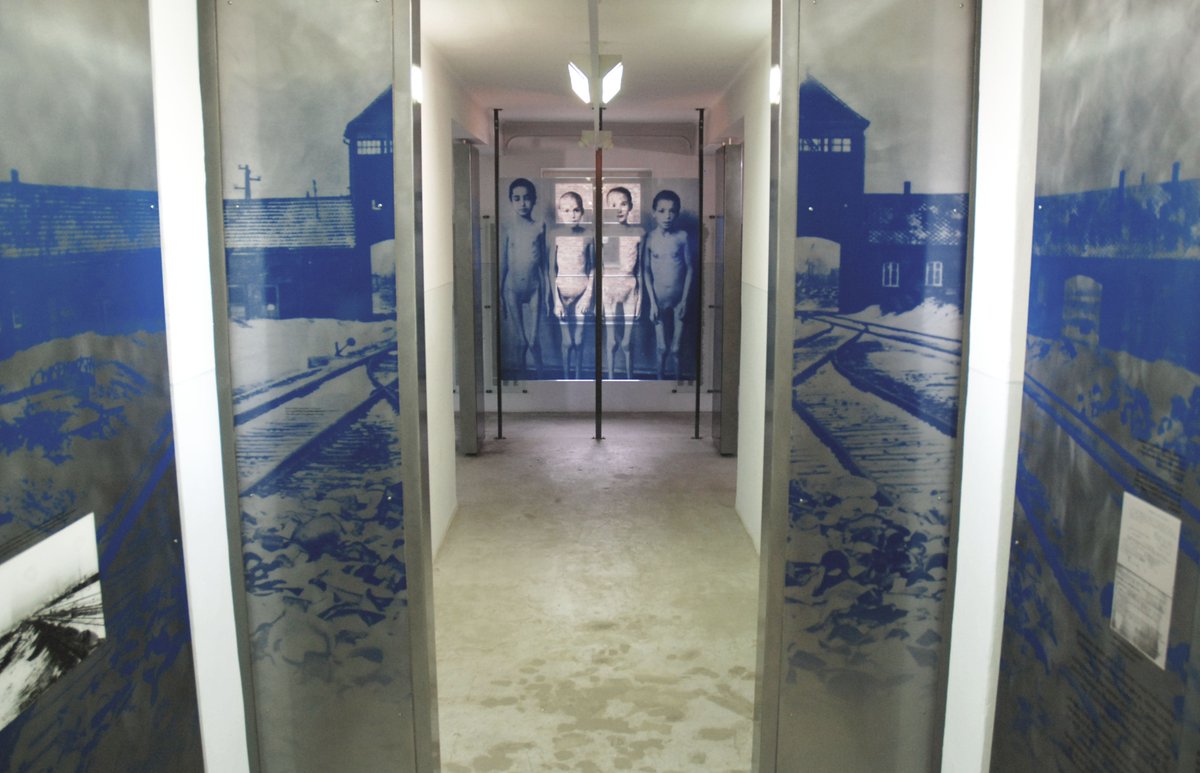 Auschwitz Memorial tweet media