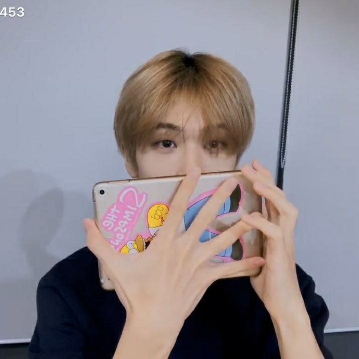 cooolkidluv1's tweet photo. 뭐임 버그임? https://t.co/qmTYfia9Vk