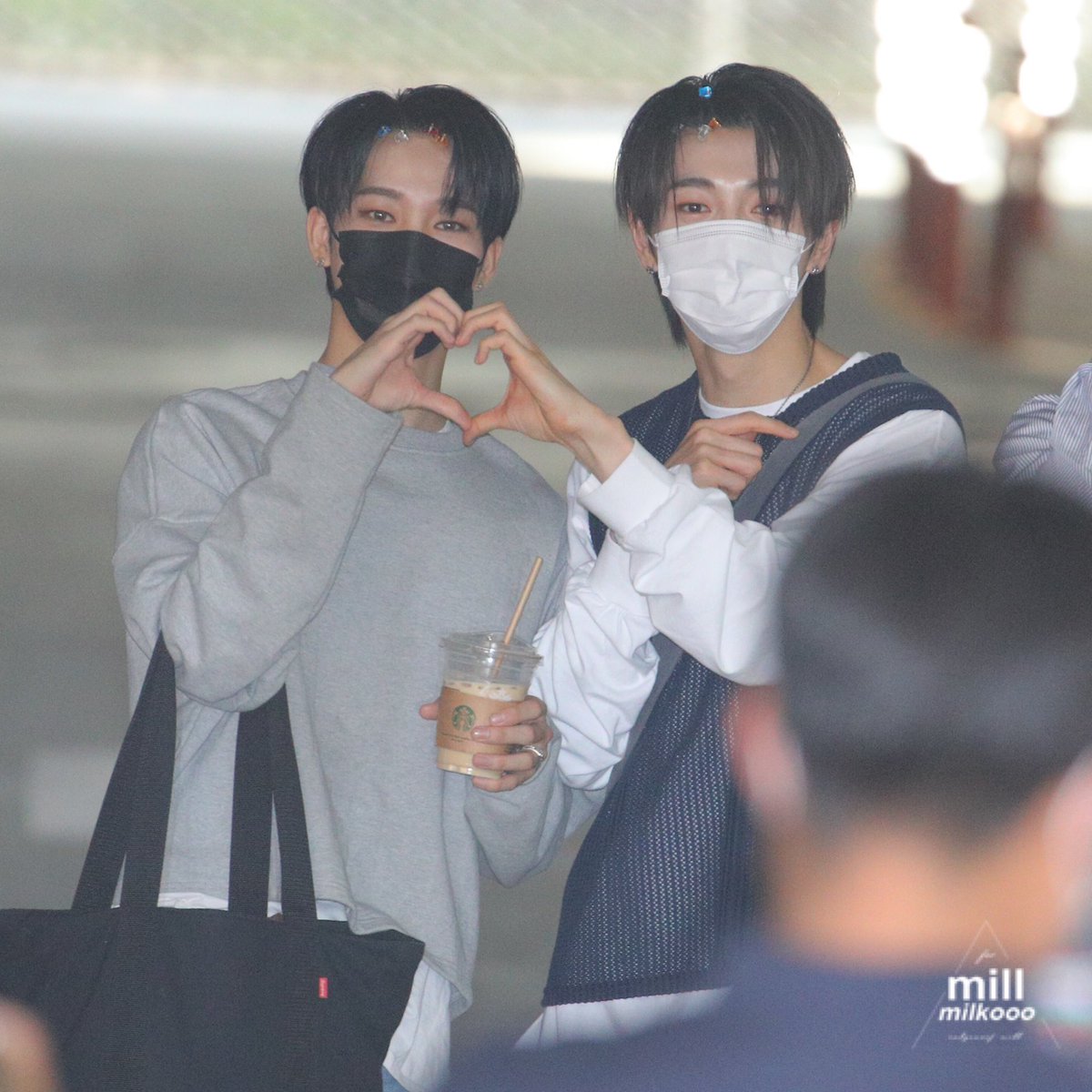 millmilkooo's tweet photo. 210421
Nine & Love !
My favourite cp โ๏ธโ๏ธ ๐ฅด
#onlyoneof #onlyoneofnine #nine #๋์ธ #onlyoneofLove #๋ฌ๋ธ #์จ๋ฆฌ์์ค๋ธ https://t.co/Maiq81ZoRw