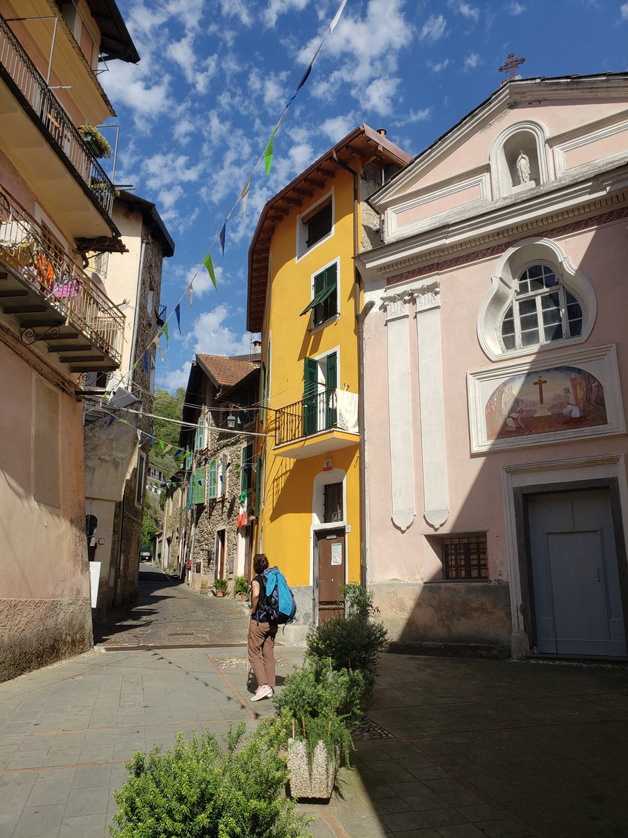 KumaHiguma1's tweet photo. Ligurie, à qq km de la frontière française https://t.co/ctL0ayfbqW