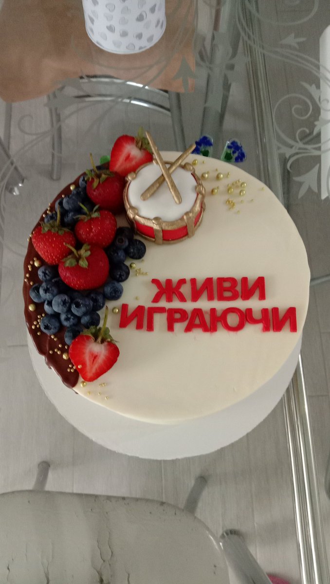 Future2018's tweet photo. А всё-таки дарить хобби - это круто! https://t.co/Hvh2E0yqvl