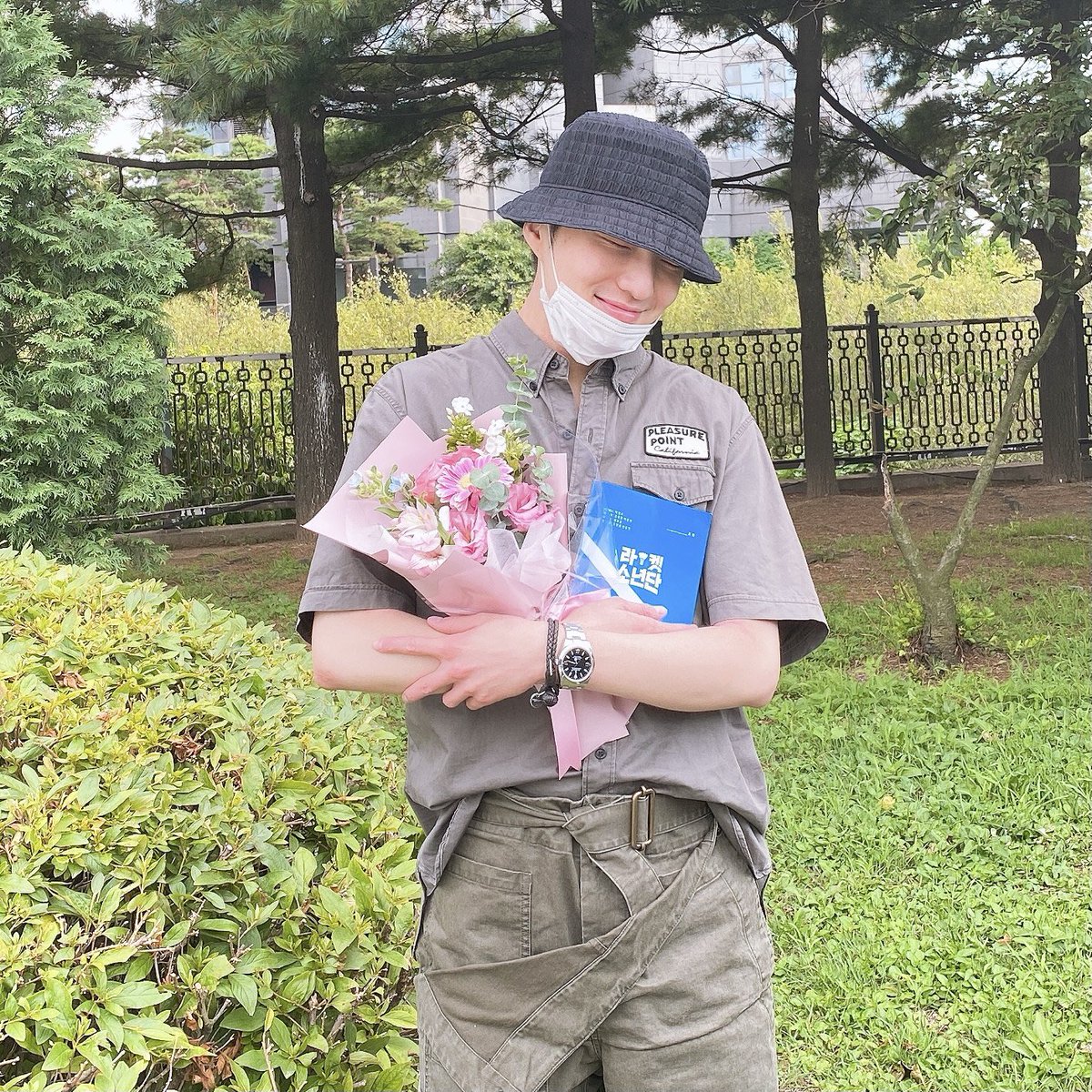 official_yoon_'s tweet photo. 그동안 태선이 많이 사랑해줘서 고맙습니다💙🙏🏻💙🙏🏻 https://t.co/fqGMLqOEDn