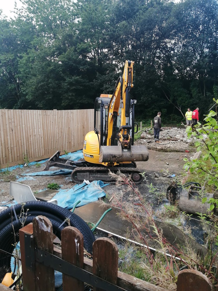 Yet another uninsured expense. Sorting the compromised drainage. It's never ending #skewenfloods #justiceforskewen @CoalAuthority <a href="/NPTCouncil/">Neath Port Talbot Council</a> <a href="/SKinnock/">Stephen Kinnock</a> <a href="/MikeFromNeath1/">Mike Harvey</a> <a href="/DavidReesMS/">David Rees MS</a> <a href="/LisaPinney/">Lisa Pinney</a>