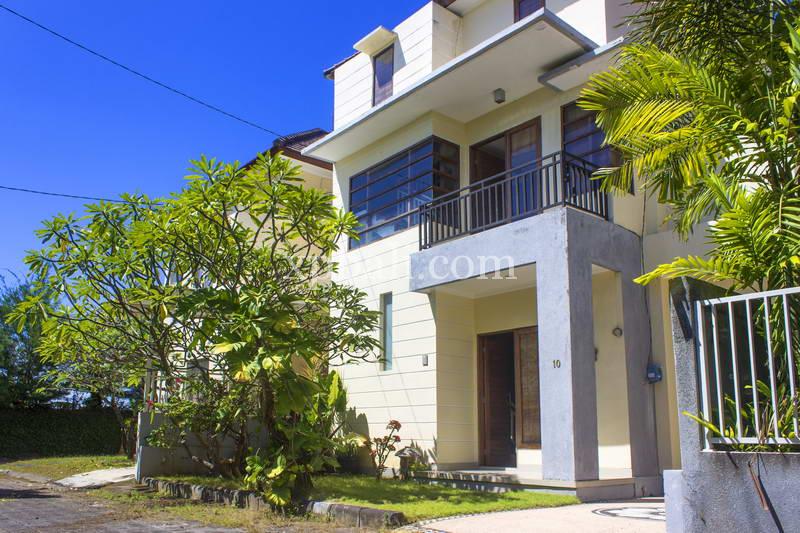 xpbali's tweet photo. RV-2410 QUIET FAMILY VILLA
#BaliVilla #LuxuryHomes #BaliProperty #Investment #BaliHome #VillaForSale #BaliPropertyAgent #xpbali #propertyforsale #balivillasale #villaforsale #luxuryvilla #luxurylistings #propertyinvestment https://t.co/HXHeB2xBXK https://t.co/sJFMPTTEbS