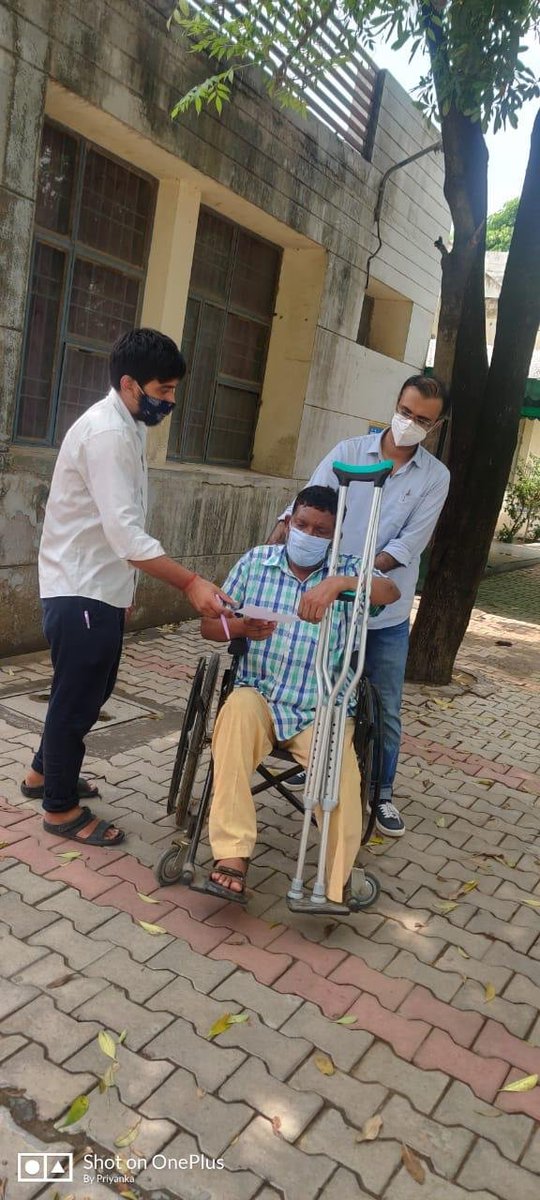 NITIAayog's tweet photo. Facilitating Access to Eye Care: Community ophthalmology team from PGI Chandigarh presented an excellent example of community outreach by facilitating &amp; expanding access for diabetic retinopathy eye screening among the elderly &amp; those with restricted mobility in #Mohali, Punjab. https://t.co/NNuWhSHJD5