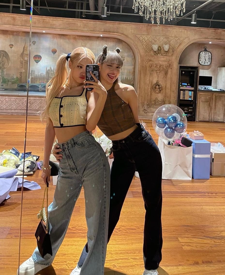 cyanblink tweet picture
