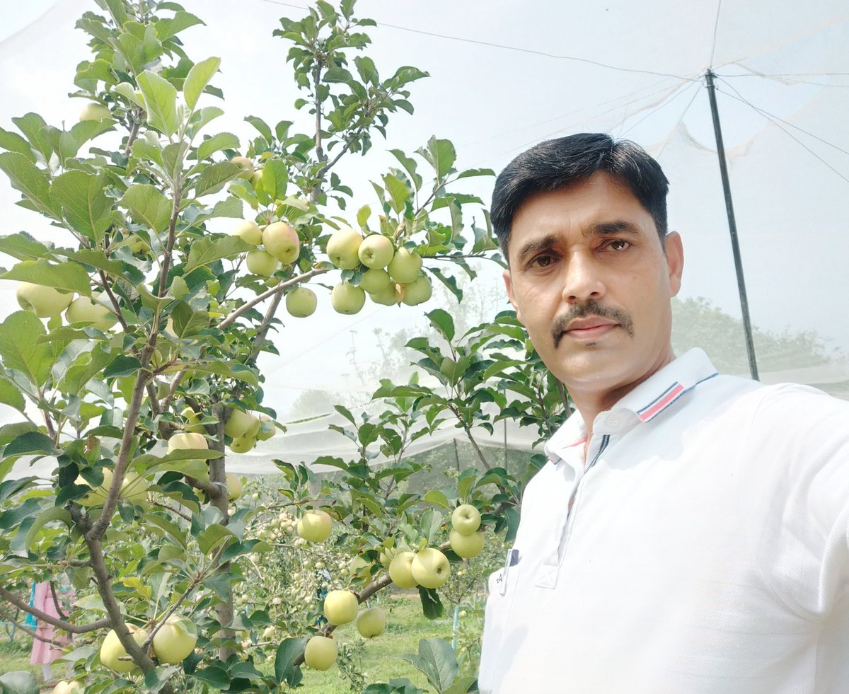 AnilSha36045374's tweet photo. परिंदों को मंजिल मिलेगी यकीनन , ये फैले हुए उनके पर बोलते हैं .. अक्सर वो लोग खामोश रहते हैं  , जिनके हुनर बोलते हैं .......।।।  अभी तो मंजिल पाना बाकी है ,अभी तो ��रादों का इम्तिहान बाकी है, अभी तो तोली है मुट्ठी भर जमीं ,अभी आसमां तोलना बाकी है ।💐जय श्री राम💐 https://t.co/B9ExaiJSlI