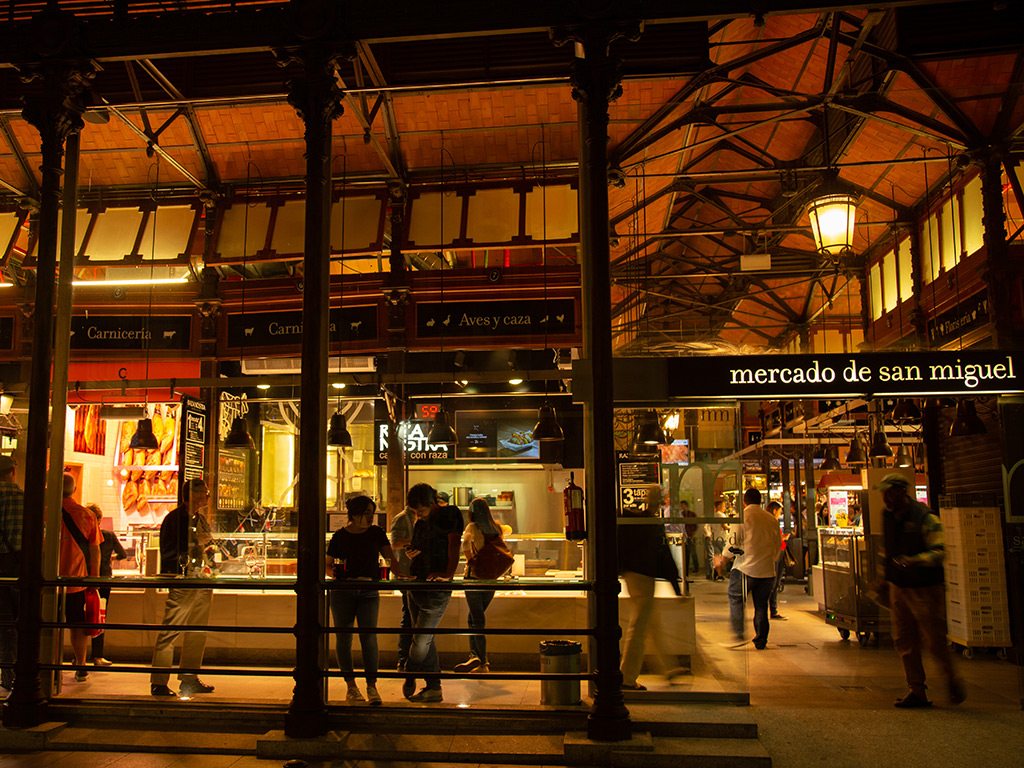 NGTIndia's tweet photo. For #DailyShot entry, Subharata Biswas captures one of #Spain’s most popular culinary destinations, #MercadoDeSanMiguel, which is also one of the oldest covered #markets in the country. Send us your entries for our ongoing theme #IconicMarkets, on contest@natgeotraveller.in. https://t.co/7UD8uJycnv