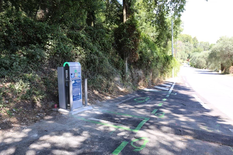 CASAOfficiel's tweet photo. 🔋🚘 [#WIIZ] Le réseau s'agrandit : décarbonnez votre été !

2 bornes supplémentaires ont été installées sur le territoire de la CASA 
▪️ Pkg de la plage du Ponteil, Promenade Pierre Merli à Antibes 
▪️ Route de Vence, à Saint-Paul-de-Vence

▶️RDV sur https://t.co/GvUaciWBKH https://t.co/syogKmluCj