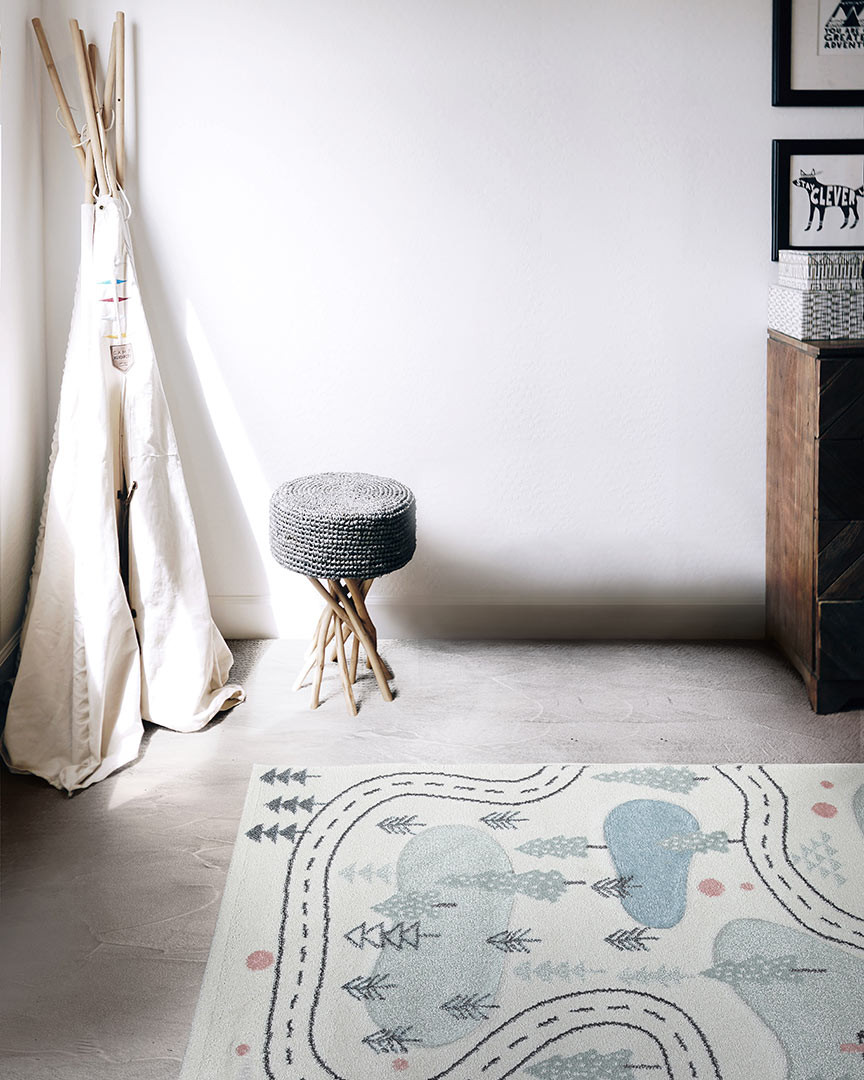 A la recherche d'un tapis pour la chambre de votre enfant ? 👦
Ce tapis aux jolis motifs sera vite adopté par votre petit bout ! A la fois amusant et sobre, il sera autant apprécié par les enfants que par les parents !
