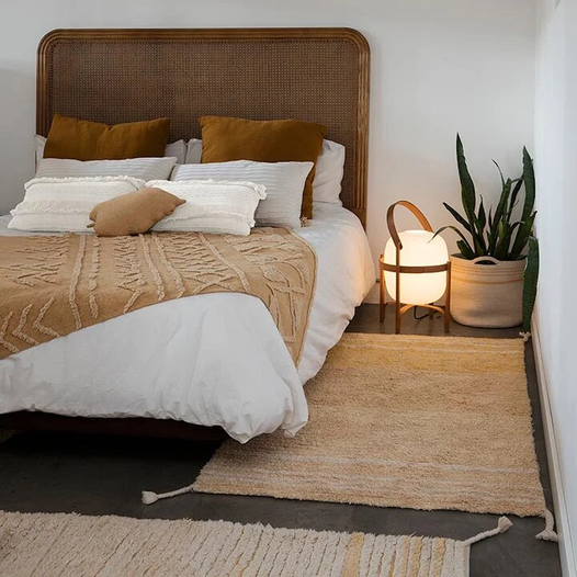 Happy Tuesday😍
C'est toujours plus facile de sortir de son lit lorsqu'un tapis tout doux nous attend !