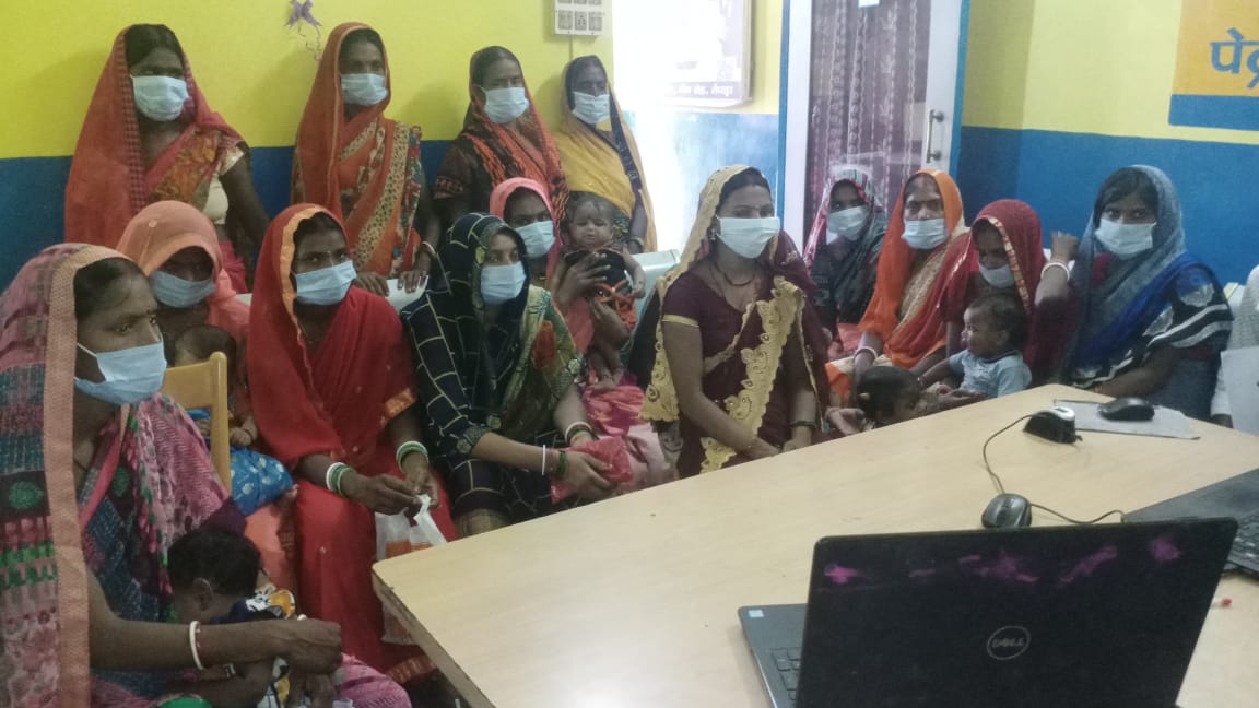 durgagas_bpcl's tweet photo. #PMUjjwala2 Beneficiary ladies are listening and watching live telecast of launching PMUjjwala2 by Hon’ble Prime Minister in Mahoba today. @sami0710BPC
@BPCLMuzaffarpur @rksingh4145 @BPCLimited @BPCLLPG https://t.co/sF08Ecp2P0
