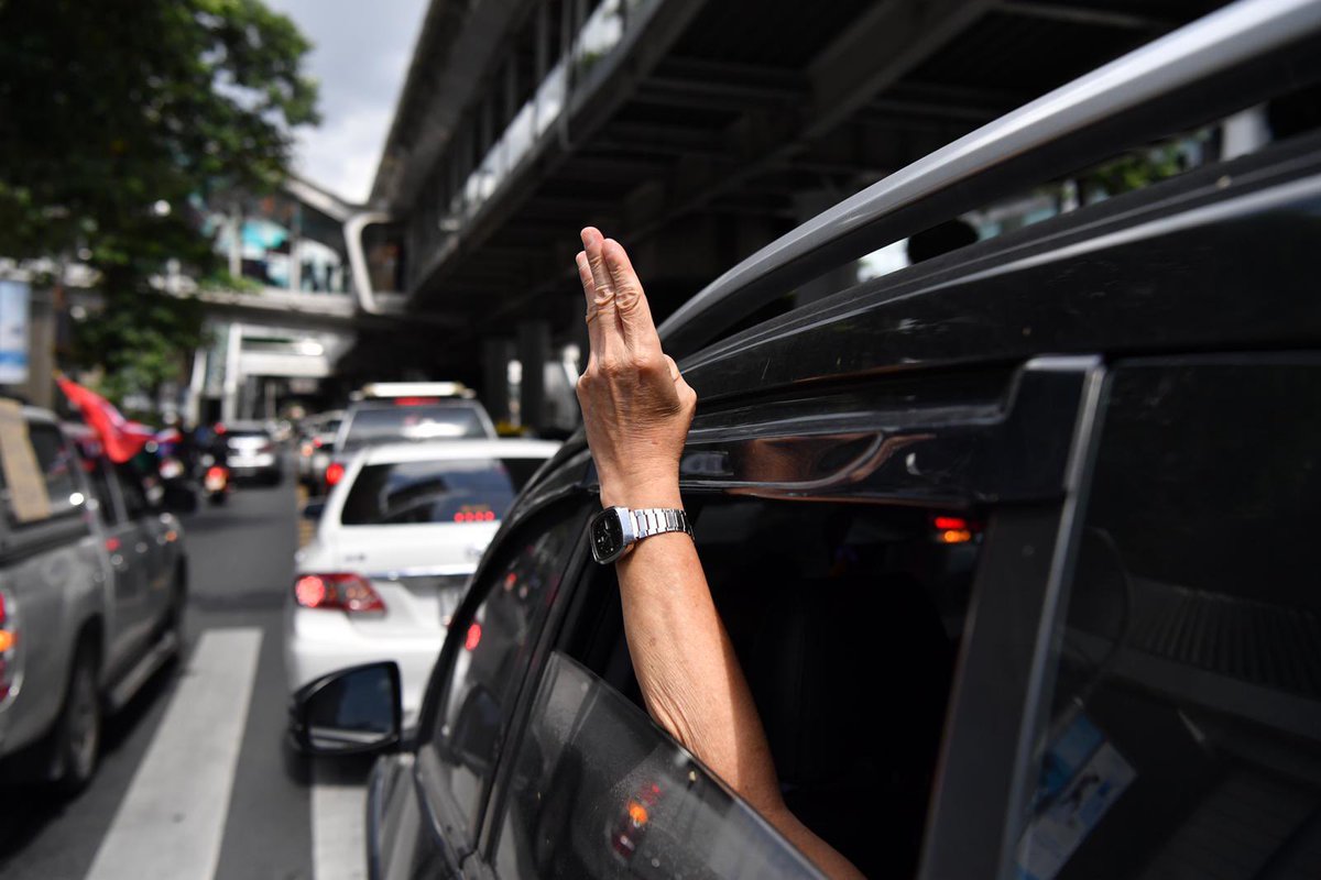 ThaiEnquirer's tweet photo. Protesters are now making their way from the starting point to Sino Thai towers, a construction company partially-owned by Minister of Public Health Anutin’s family. 

#ม็อบ10สิงหา #WhatsHappeningInThailand https://t.co/QlNSu1tBfa