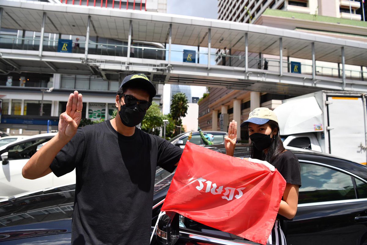 ThaiEnquirer's tweet photo. Protesters are now making their way from the starting point to Sino Thai towers, a construction company partially-owned by Minister of Public Health Anutin’s family. 

#ม็อบ10สิงหา #WhatsHappeningInThailand https://t.co/QlNSu1tBfa