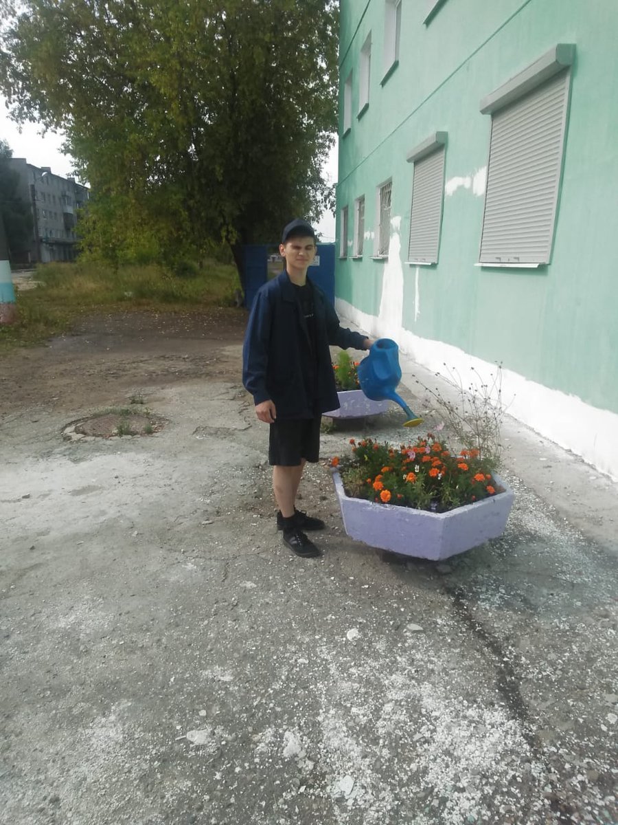 myskvostok's tweet photo. Продолжают свою работу летние трудовые отряды 3 смены, сформированные МКУ "Молодёжный центр". https://t.co/7DcZwK0gLZ