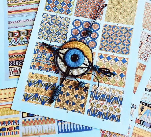 silkmuseummacc's tweet photo. Make one of these Egyptian amulets—or design your own—this Saturday, 14 August, 1-4pm in a workshop with artist Jenny Waterson, for ages 13-adult. Make it a mother-daughter or father-son (or any combo of the above) outing! #SummerOfArt #TimeToGetCreative
https://t.co/IdN0UpUNAe https://t.co/dDRvtZlJqF