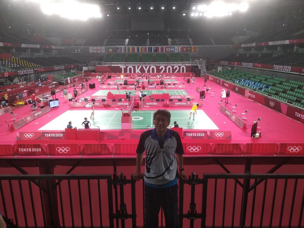 BaddyVic's tweet photo. Welcome back to Richard Wong (Central Badminton Association) who was a Technical Official at the @Tokyo2020 Olympic Games! This unique edition of the @Olympics is his last Line Judge gig with the @bwfmedia.
#LetsPlay #BVCommunity #badminton #Tokyo2020 #VictoriaTogether #BVCOC https://t.co/ieAINnAYlj