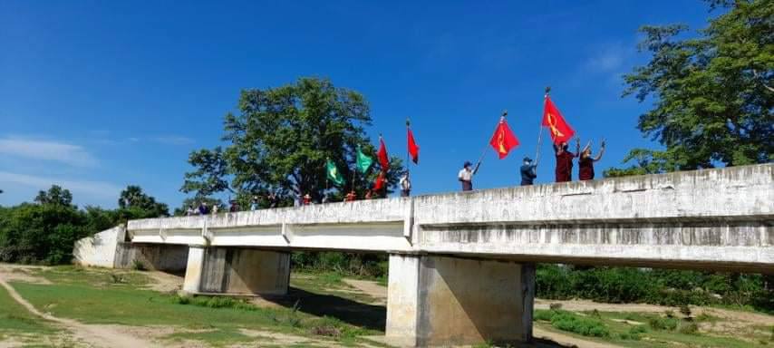 maymelin10's tweet photo. Local residents, including Buddhist monks from Budalin Tsp, marched through the streets &amp; peacefully protested against the Dictatorship. LEGALIZATION OF NUG #Aug10Coup  #WhatsHappeningInMyanmar https://t.co/Hqqziqq6WI
