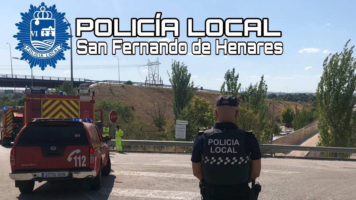 PoliciaLocalSFH's tweet photo. 🔵🔵🔵
🆕️ Ayer tarde nuestr@s 👮♀️🚔👮 eran alertados por @112cmadrid debido a la rotura de un colector del #CanalDeIsabel2.
👉🏽Debido a la magnitud del hecho hubo que cortar al trafico rodado la vía de acceso desde Crta. A2 a la zona industrial de las #LasCastellanas. https://t.co/7vfseEHA0q