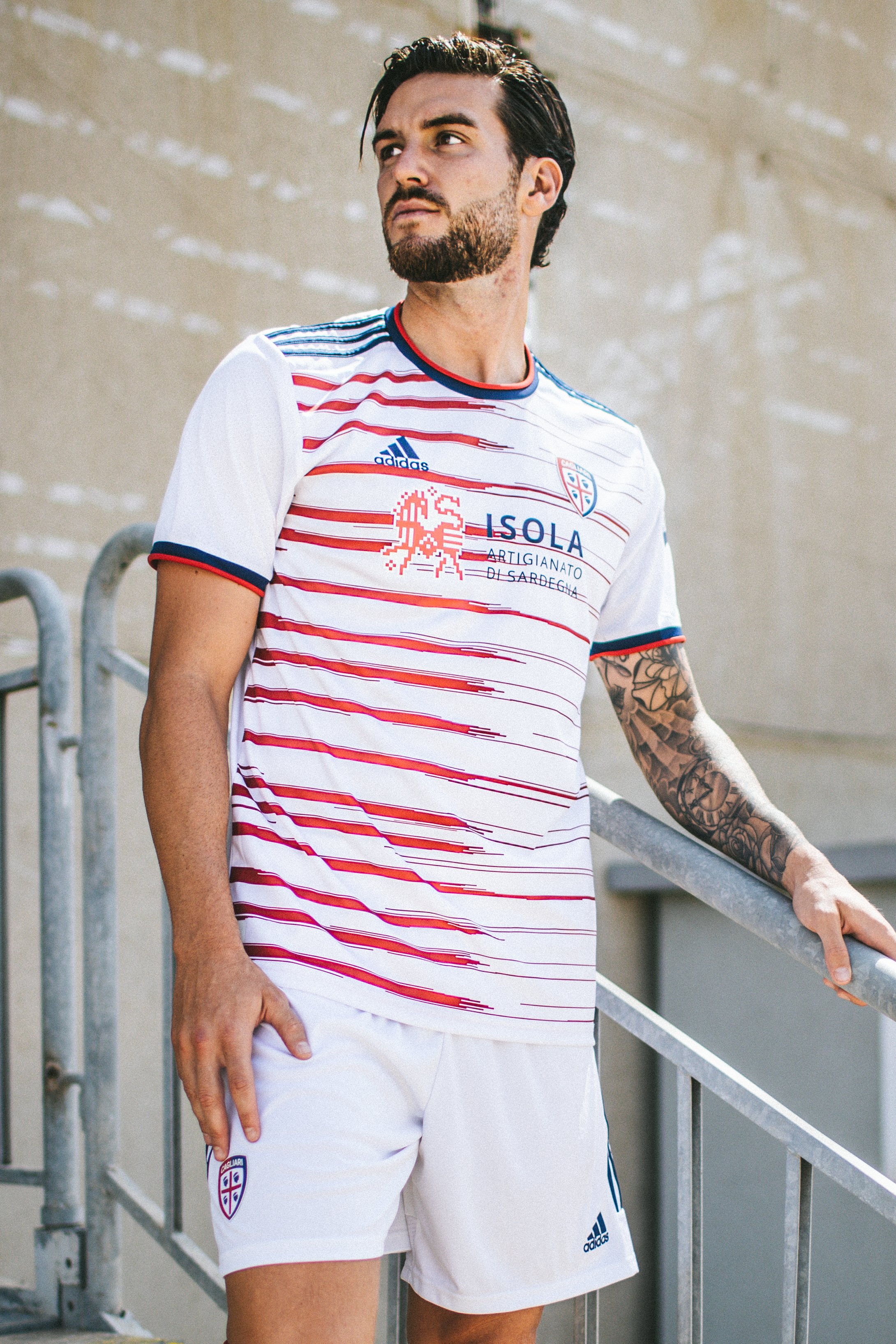 Cagliari Calcio on X A way of Life. A way to Play. Il nuovo kit gara Away 2021 22. In vendita da oggi https t omlpi9siUo forzaCasteddu https t lmTJotWSMr X