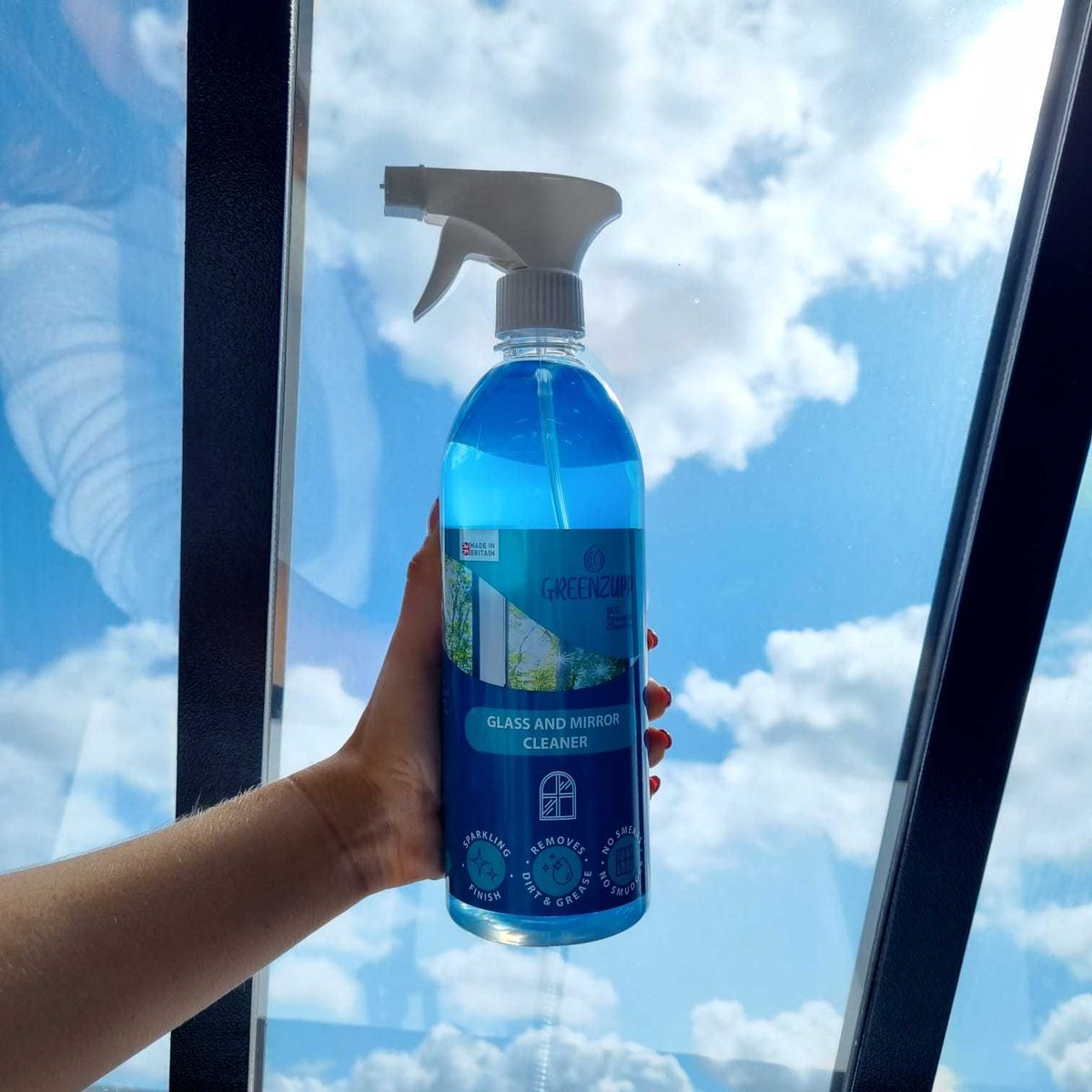 Our products brighten your day! 🎇🌞

#TuesdayThoughts #Shiny #GlassCleaner