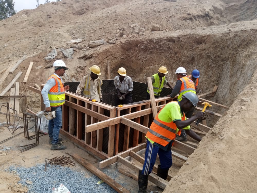 Groupement on Twitter "Parallèlement aux activités en