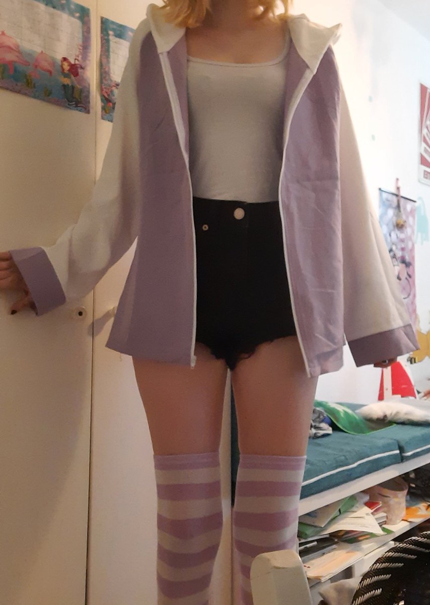 SussySuccubi's tweet photo. Mit hinata Strickjacke, overkniee Hotpants und kawaii schulru ksack ab zum ersten Tag in neue Klasse. Wer anime schaut wird mich erkennen, normis werden es nicht bemerken, so is es am leichtesten https://t.co/nj3OrQ5tYN