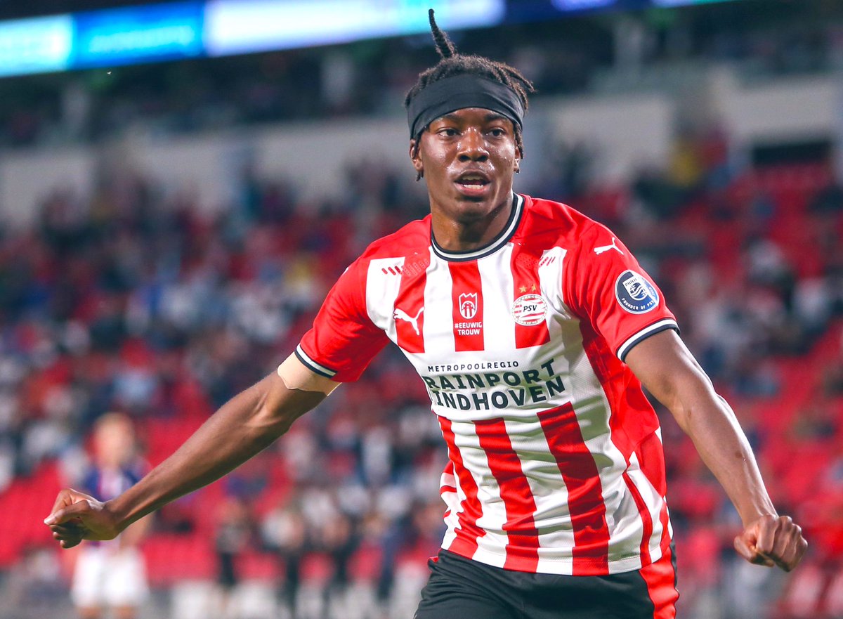 DeanJamesAFC's tweet photo. 🚨 || Arsenal, Leicester &amp; Spurs are all eyeing a move for PSV Eindhoven’s 19yo English Winger, Noni Madueke [Via - @SunSport]. https://t.co/orswdyoytW