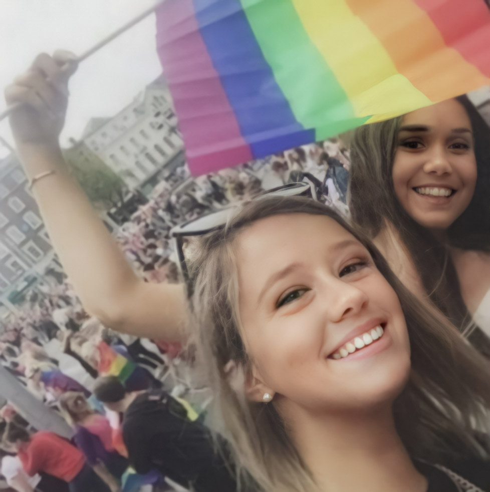 JesTheRealDeal's tweet photo. I think "comming out" is just stupid!
You shouldnt have to "come out" cos it should be freaking normal to be able to love who ever da fuck u want! And noone should care about it..cos its not their business in the first place 😑

#pride #LGBTQ #lesbian #CoupleGoals #girlslovegirls https://t.co/SUDdaHbrhl