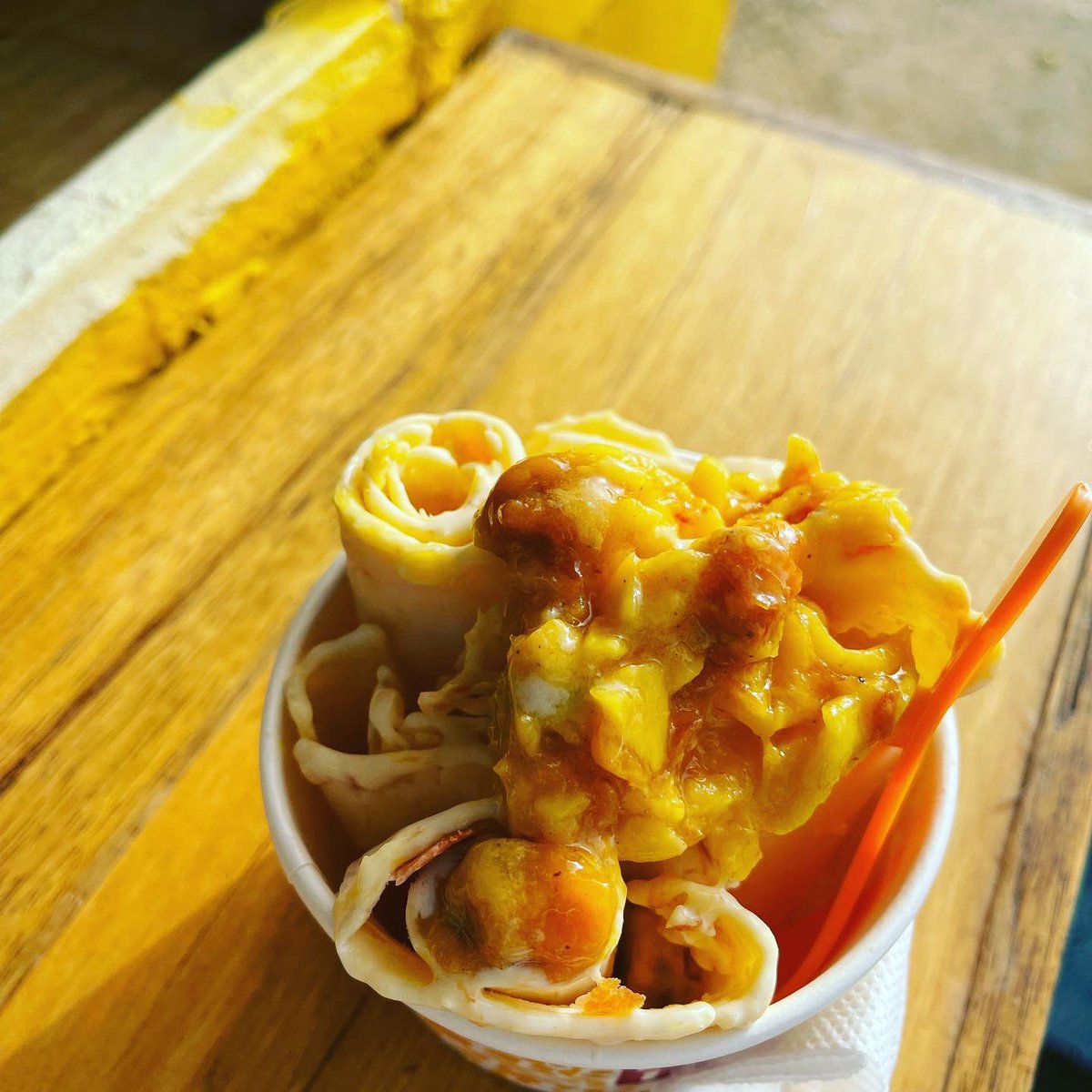 DkrMelt's tweet photo. Dècouvrez le roll de la semaine: Mango Tango un mélange extraordinaire entre le madd et les mangues épicées 😋😋 

Venez vous régalez tous les jours avec nous de 16h à minuit vous ne le regretterez pas. #iceroll #Meltdkr #dakar #mango #madd https://t.co/0xr0astCF7