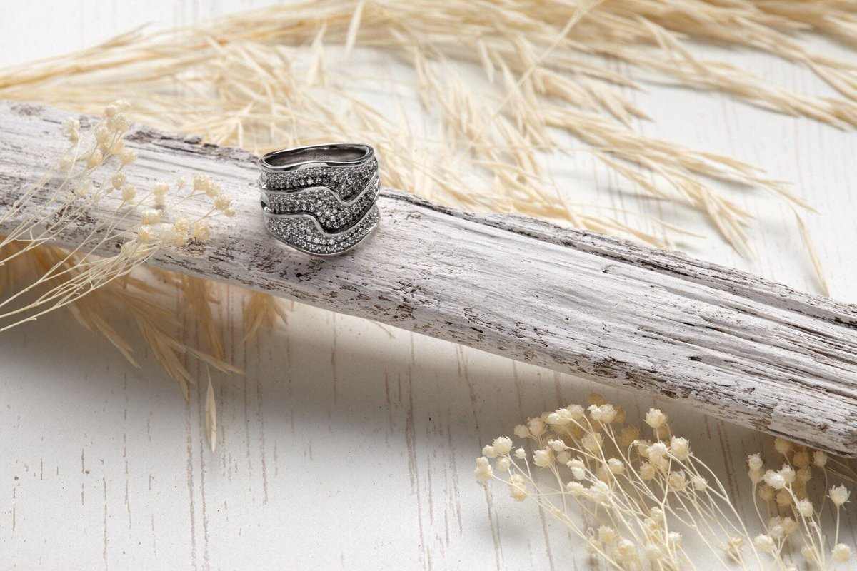 TimelessEncants's tweet image. Quiero compartir lo último que he añadido a mi tienda de #etsy: 925 Sterling Silver CZ Micro-Pave Ring Elegant ring a classic pave setting of Cubic Zirconia stones. Elegance. Cocktail ring,woman etsy.me/3lJFtkS