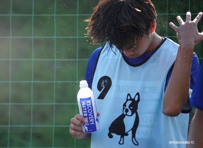 recovery_water's tweet photo. こんな時代だからこそスポーツで日本を元気に！

◎効率的な水分・ミネラル補給
◎塩味がなくおいしく飲める
◎リン酸フリー&amp;低カロリー
新しいスポーツ向け経口補水液をぜひお試しください。

⇩購入はこちらから
https://t.co/ehKs8NGEu5

#Rウォーター #横浜FC #横浜FCシーガルズ #yokohamafc https://t.co/5Yuff8WasM