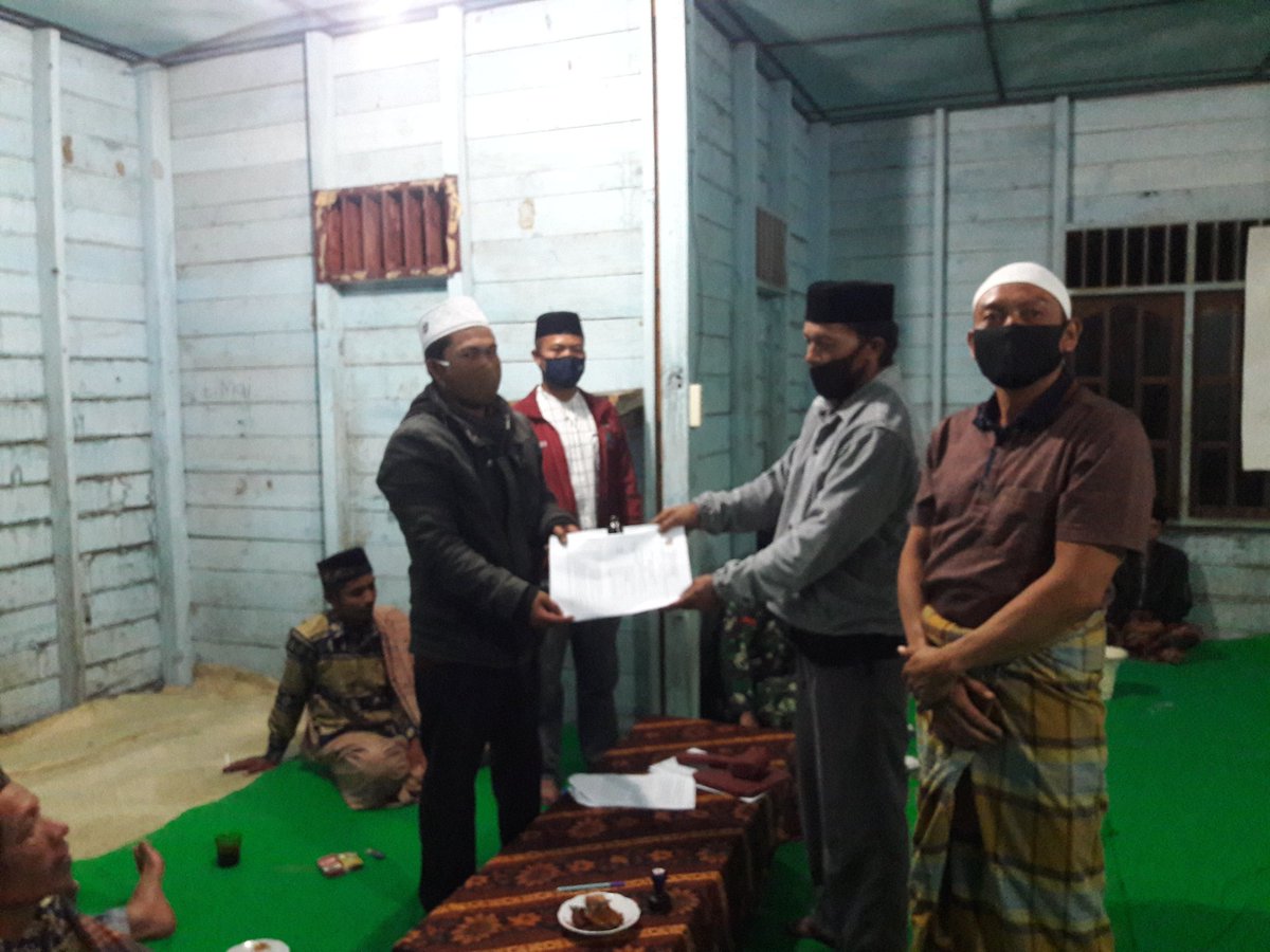 RahmanGayo6's tweet photo. Mendampingi Aparatur Desa dlm sidang perubahan APBDes TA. 2021 https://t.co/qH8mh0pd4Q