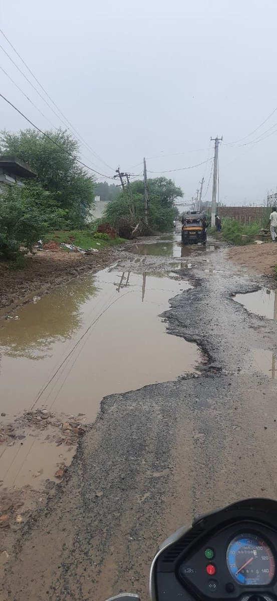 VijayJa60016256's tweet photo. @cmohry @HaryanaPwd  @anilvijminister
Hlo sir, I am from v.p.o jakhauda, jhajjar haryana.From last 5 years this road has been in worse conditions. There are holes allover this road people are sometimes getting injured due to this.
So called Main entrance of Village jakhoda. https://t.co/CSJ6Eo6CdB