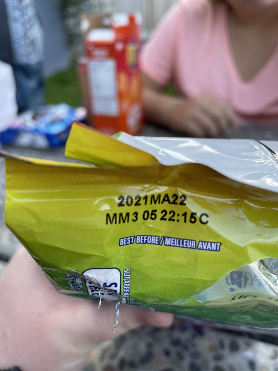 Stress_Express's tweet photo. So, I got cookies yesterday. The expiry date was May 22nd, 2021. I saw AFTER I bought and opened them. I still ate them because 1. They were expensive but were the cheapest (the fookers were $6) 2. They looked, smelled, and tasted fine. Plus, I’m not writhing in food poisoning. https://t.co/tKaQb3Lw3h
