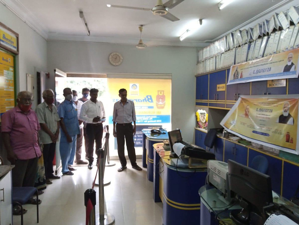 Bharatgas_Tuticorin (@bpcltuticorin) on Twitter photo #OneCroreMore Live Telecast PMUY 2.0 launch today at various distributorships of Tuticorin Territory For release of additional 1.0 Crore free gas connections across India
#PMUjjwala2 
<a href="/BPCLLPG/">Bharat Petroleum LPG</a> <a href="/BPCLimited/">Bharat Petroleum</a> <a href="/s_dhanapal/">S.Dhanapal_BPCL</a> <a href="/Santosh72087448/">Santosh Kumar</a> <a href="/BPCLSRLPG/">Bharatgas_south</a> <a href="/bharatgastnp/">BPCL Rasayani LPG</a> #OneCroreMore Live Telecast PMUY 2.0 launch today at various distributorships of Tuticorin Territory For release of additional 1.0 Crore free gas connections across India
#PMUjjwala2 
<a href="/BPCLLPG/">Bharat Petroleum LPG</a> <a href="/BPCLimited/">Bharat Petroleum</a> <a href="/s_dhanapal/">S.Dhanapal_BPCL</a> <a href="/Santosh72087448/">Santosh Kumar</a> <a href="/BPCLSRLPG/">Bharatgas_south</a> <a href="/bharatgastnp/">BPCL Rasayani LPG</a>